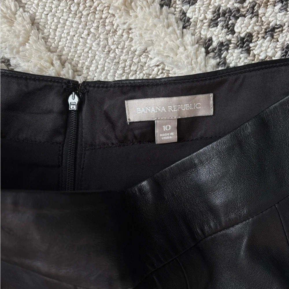 Banana Republic Pleated Skirt - Picture 3 of 3